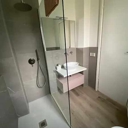 Olivia Apartman *
